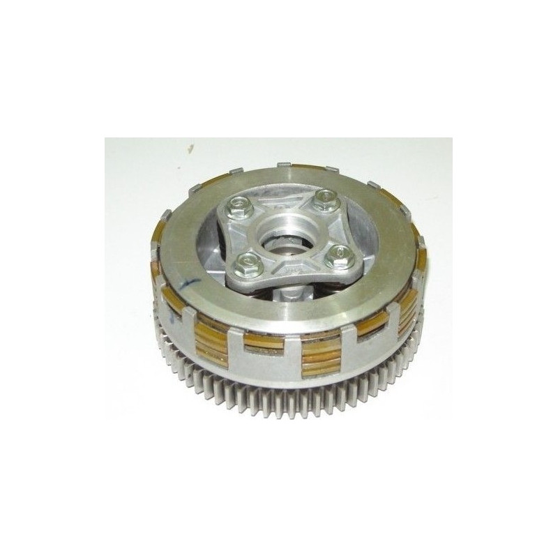 Clutch for vertical engine